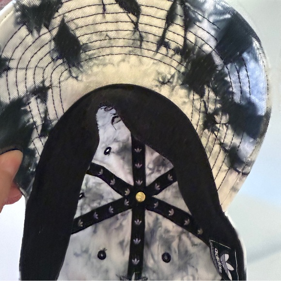 Adidas Originals Relaxed Tie-Dye Black and White Strapback Hat - Picture 5 of 8